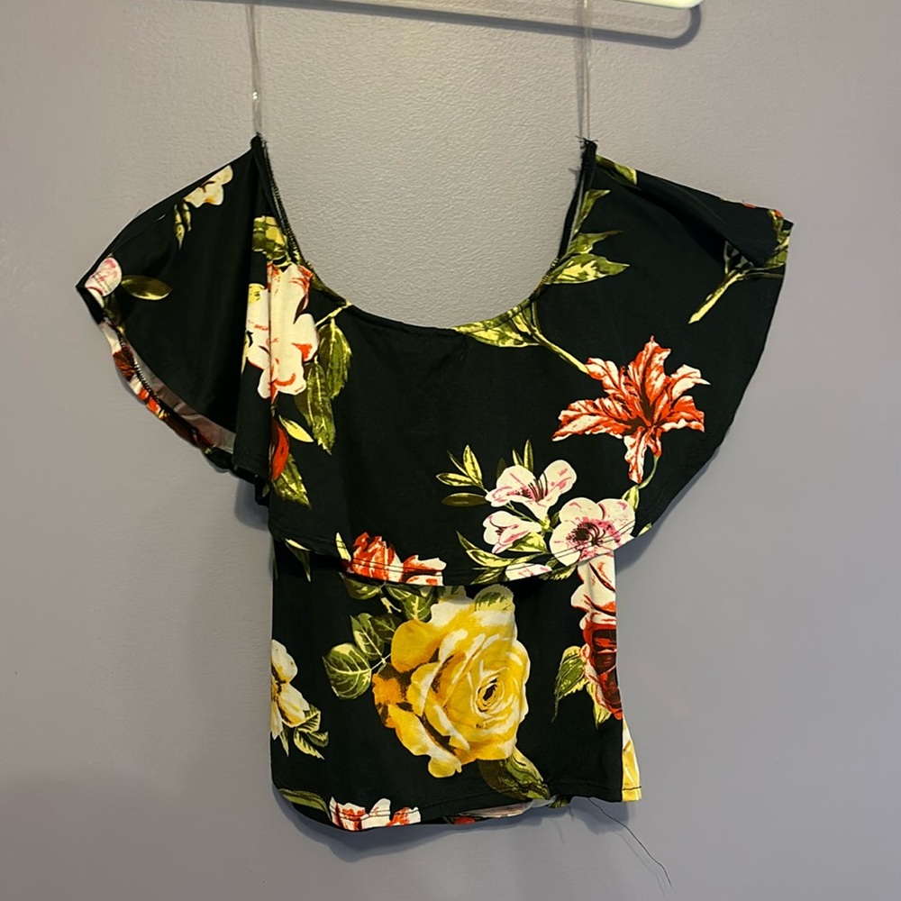 Women’s flowy Off the Shoulder Top